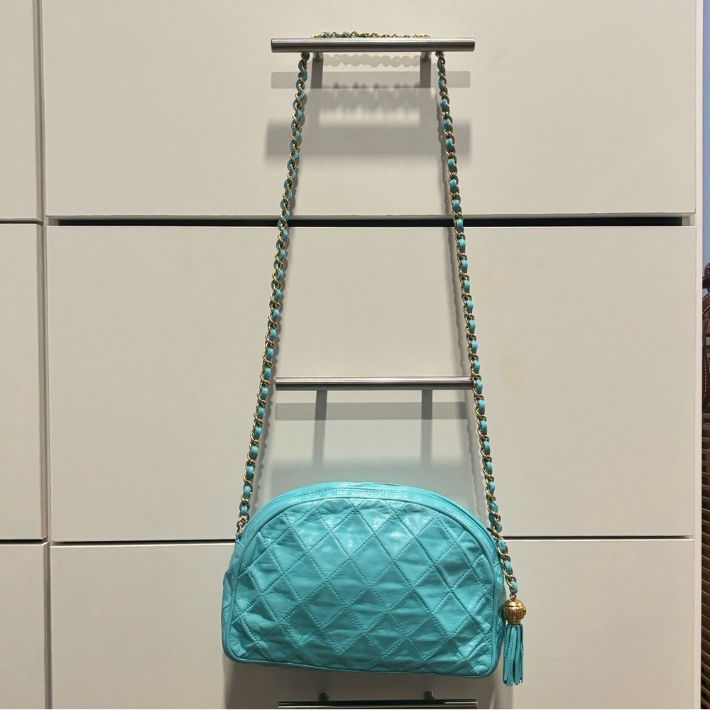 Chanel vintage diamond cc tassel camera bag